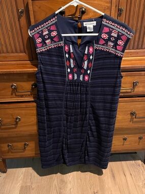 Artisan NY Navy Embroidered Sleeveless Shift with Pink and Gray Accents